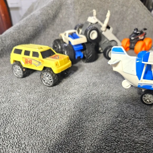 Monster Truck Show Bundle - Picture 4 of 17